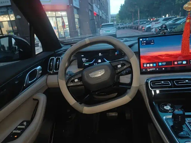 Geely Boyue L — Фото автомобиля 6