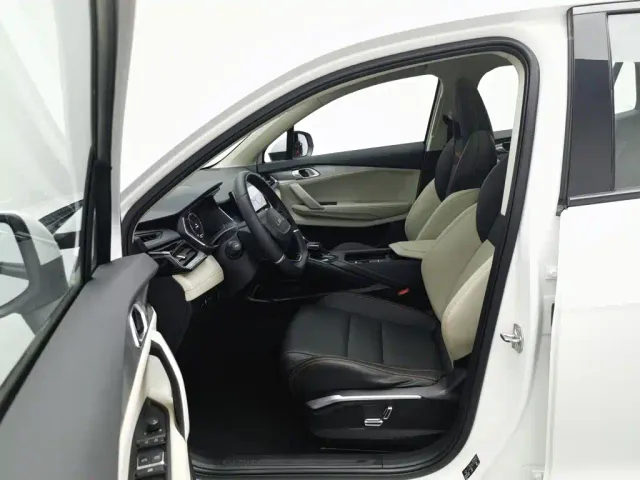 Lynk & Co Lynk & Co 06 EM-P 2022 PHEV 84KM Range Pro — Фото автомобиля 10