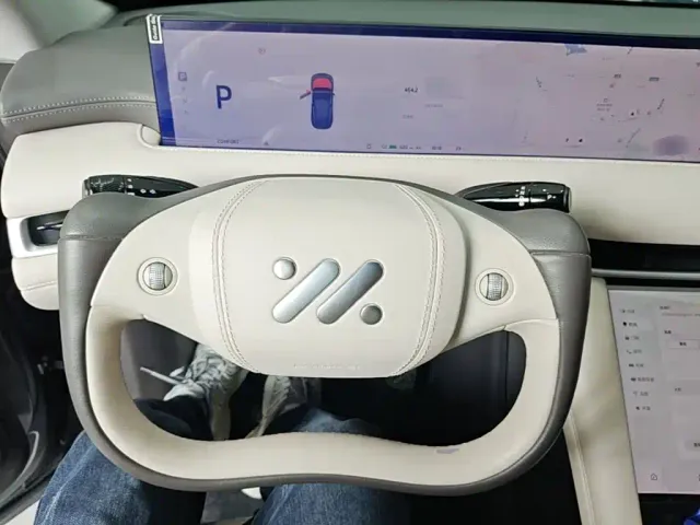 IM Motors LS6 — Фото автомобиля 10