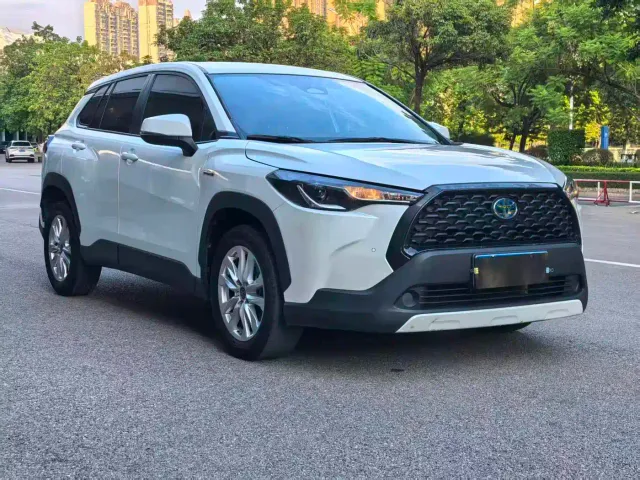 Toyota Corolla Cross — Фото автомобиля 3