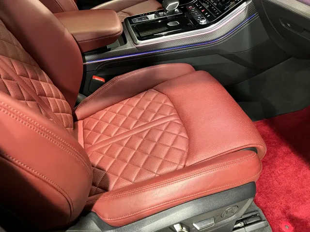 Audi SQ7 — Фото автомобиля 21