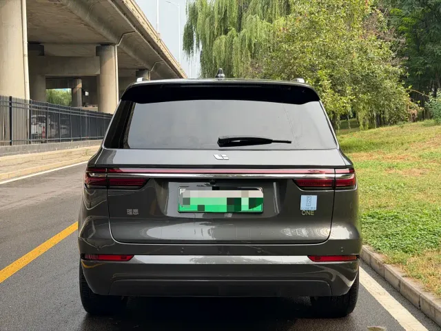 Li Auto ONE — Фото автомобиля 5
