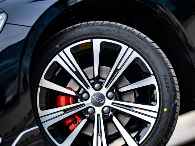 Geely Xingrui — Фото автомобиля 8