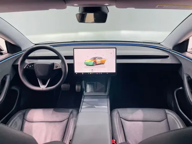 Tesla Model 3 — Фото автомобиля 6