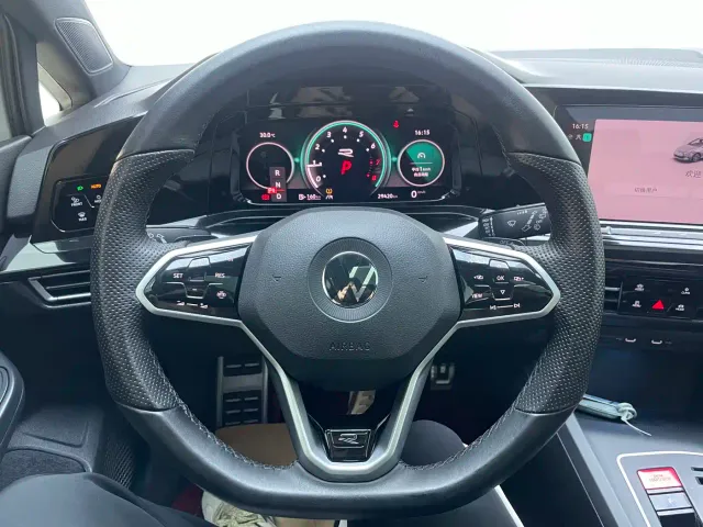 Volkswagen Golf — Фото автомобиля 17