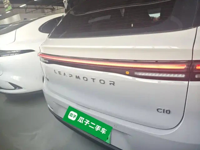 Leapmotor C10 — Фото автомобиля 5
