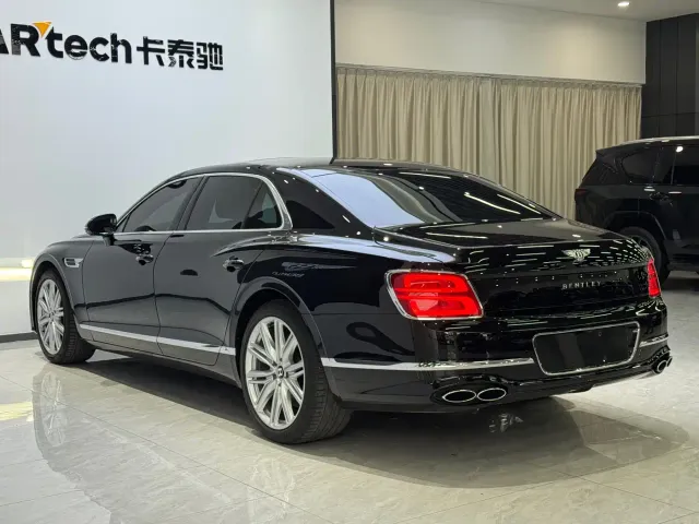 Bentley Flying Spur — Фото автомобиля 21