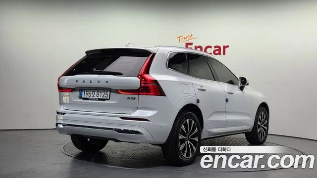 Вольво XC60 — Фото автомобиля 2