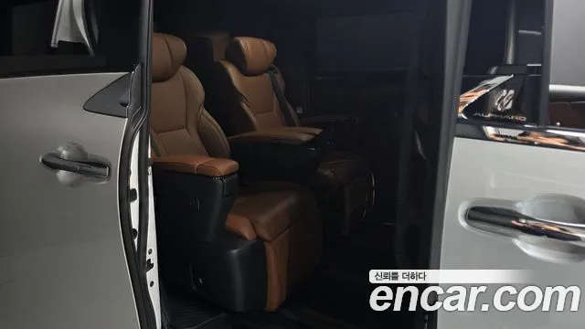Toyota Alphard — Фото автомобиля 7