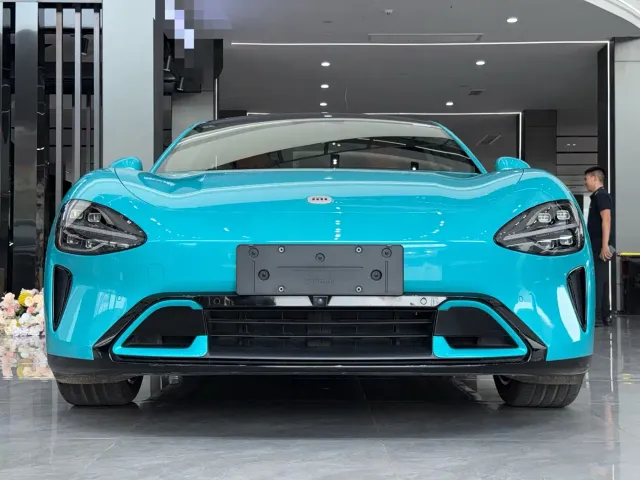 Xiaomi SU7 — Фото автомобиля 2