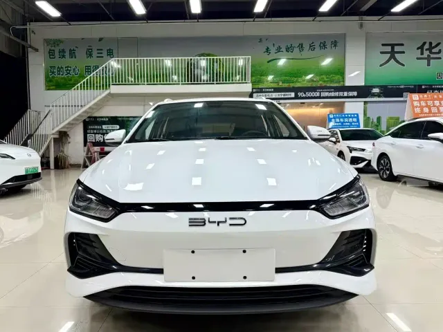 BYD e2 — Фото автомобиля 2