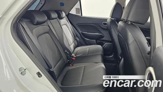 Hyundai Venue — Фото автомобиля 18