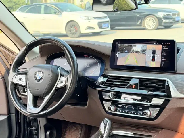 BMW 5 Series — Фото автомобиля 5