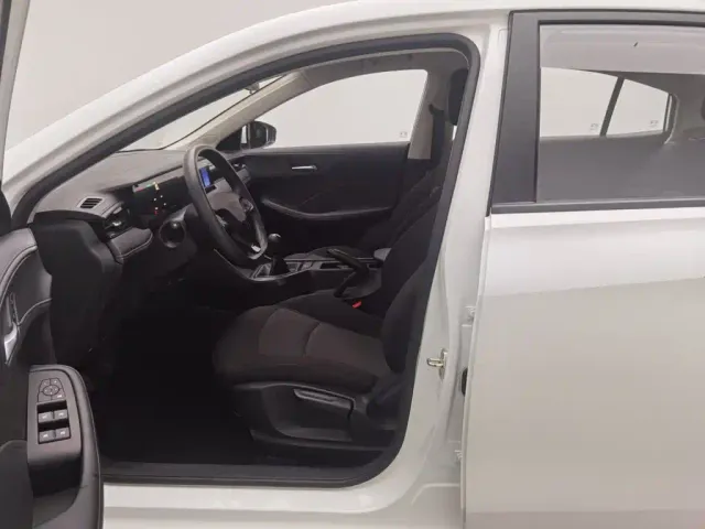 Roewe i5 — Фото автомобиля 10