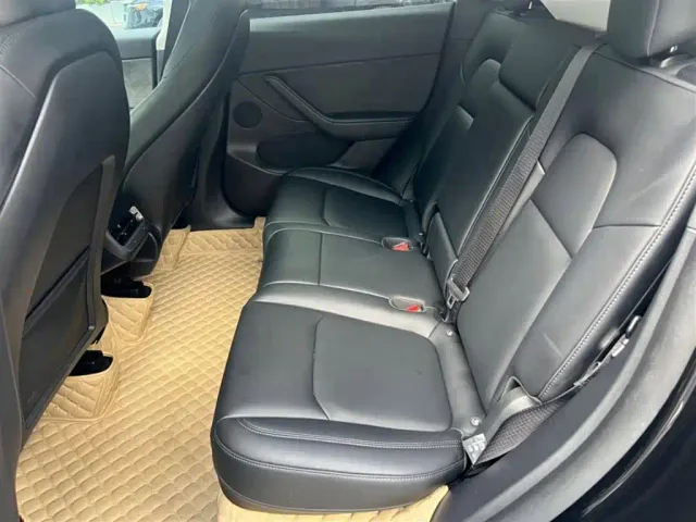 Tesla Model Y — Фото автомобиля 5