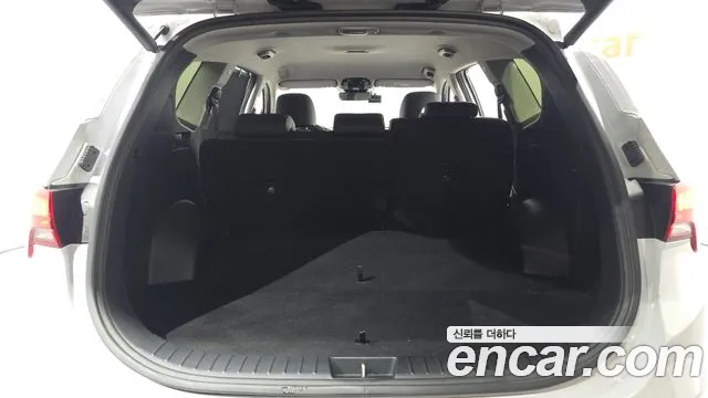 Hyundai Santafe Новый Santa Fe Дизель 2.2 2WD — Фото автомобиля 19