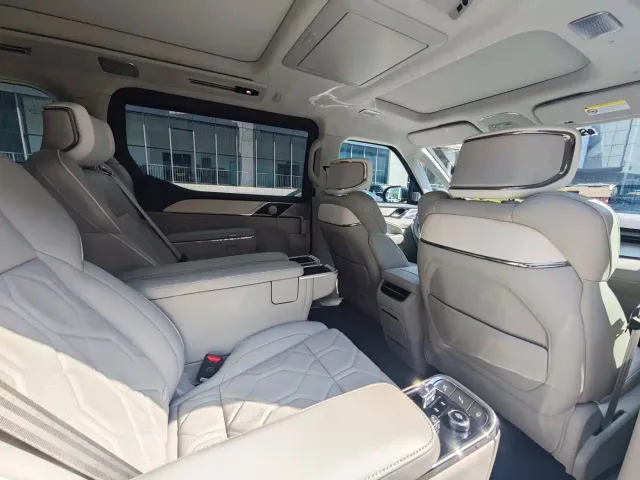 Volvo EM90 — Фото автомобиля 24