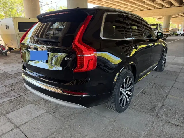 Volvo XC90 — Фото автомобиля 2
