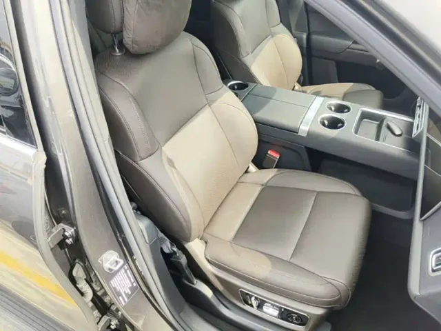 Li Auto L9 — Фото автомобиля 24