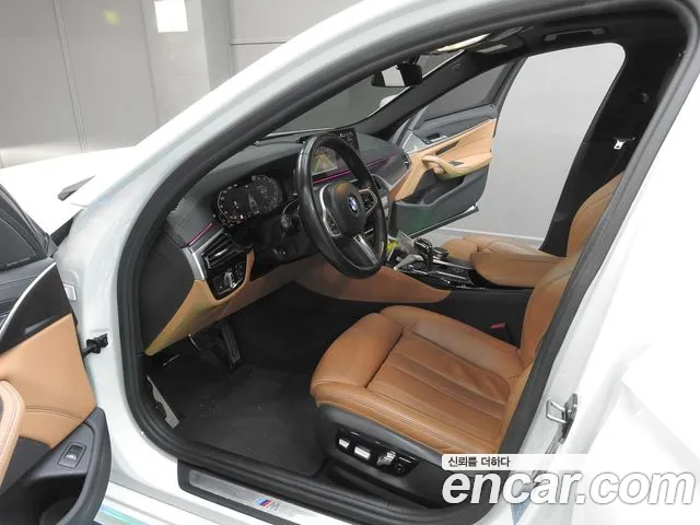 BMW 5 Series G30 — Фото автомобиля 10