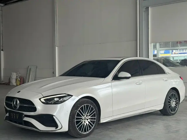 Фотография автомобиля — Mercedes-Benz C-Class