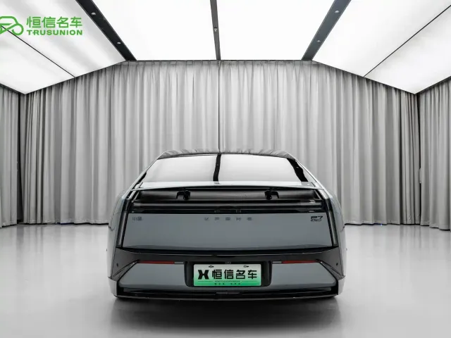 Xpeng P7 — Фото автомобиля 5