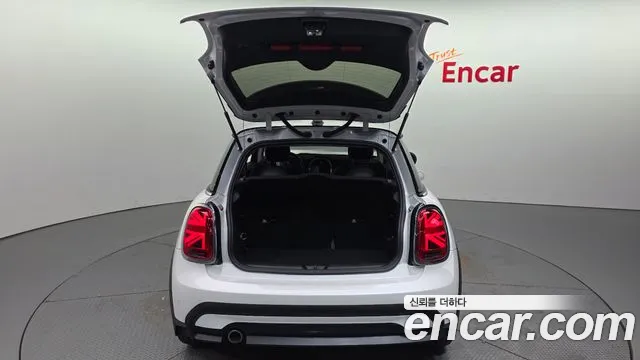 Mini Cooper Cooper Classic Plus Launch Pack — Фото автомобиля 6