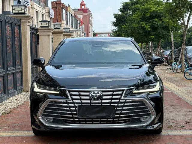 Toyota Avalon — Фото автомобиля 2
