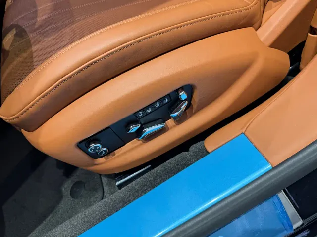 Bentley Flying Spur — Фото автомобиля 11