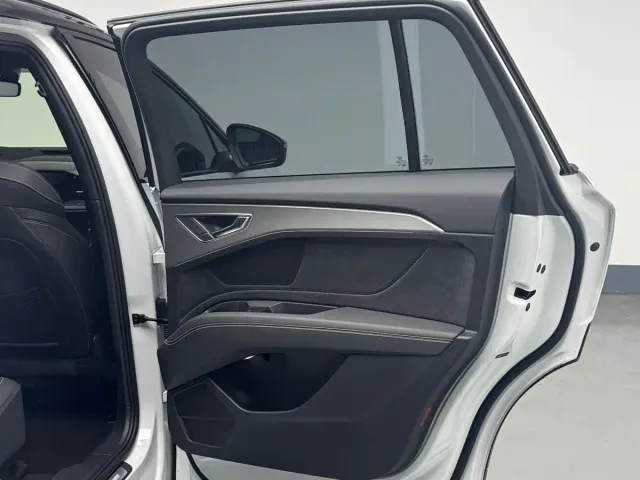 Audi Q5 e-tron — Фото автомобиля 19