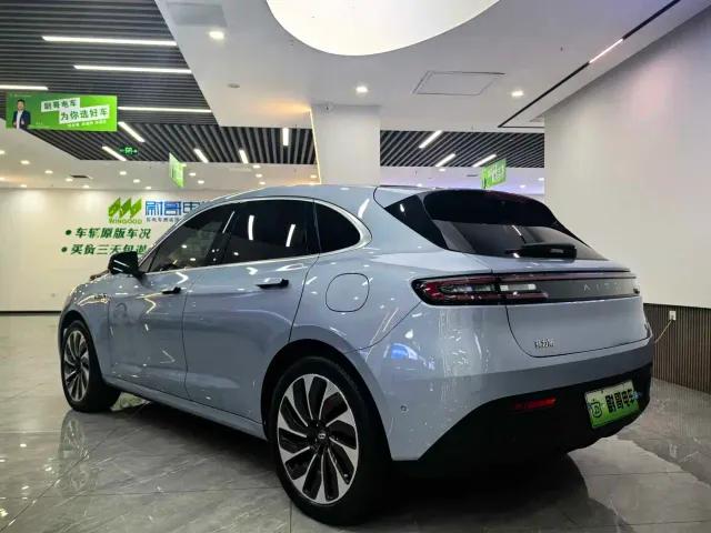 Aito M5 — Фото автомобиля 12