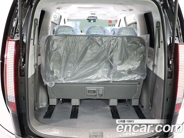 Hyundai Staria Staria 4WD Lounge 7 мест — Фото автомобиля 5