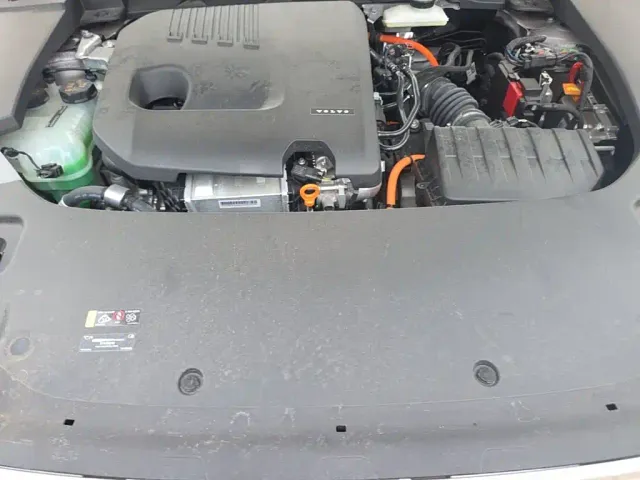 Volvo XC70 Plug-in Hybrid — Фото автомобиля 19