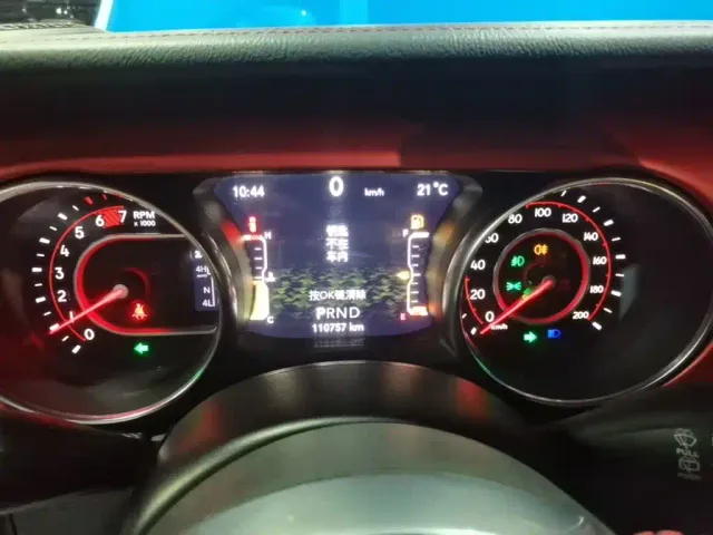 Jeep Wrangler — Фото автомобиля 11