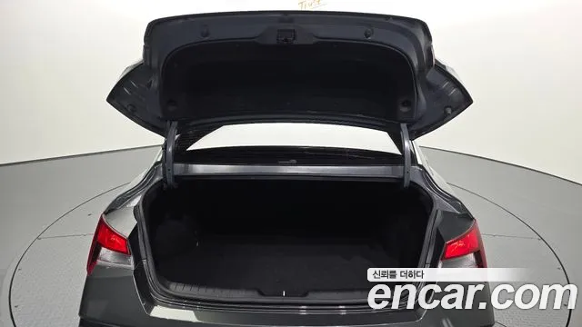 Hyundai AVANTE Новый Avante (CN7) — Фото автомобиля 20