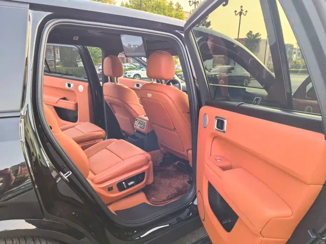 Li Auto L9 — Фото автомобиля 13
