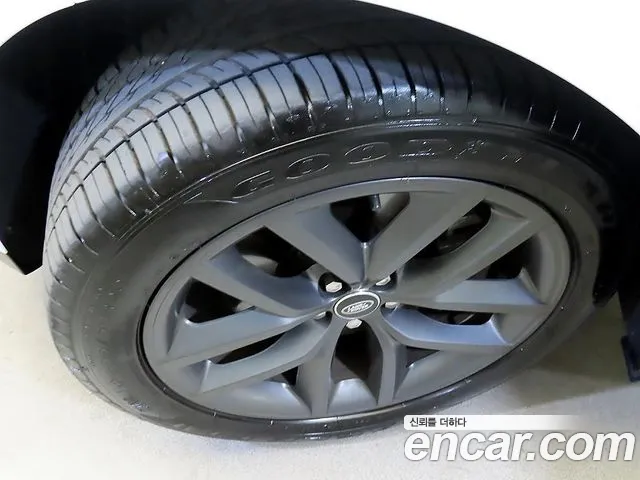 Land Rover Range Rover Velar — Фото автомобиля 20