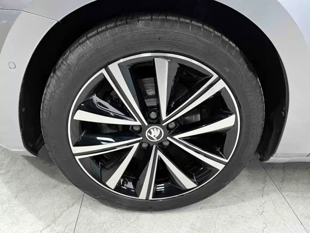 Skoda Superb — Фото автомобиля 25