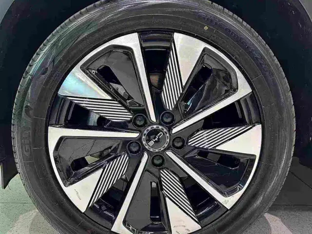 BYD Song PLUS — Фото автомобиля 30