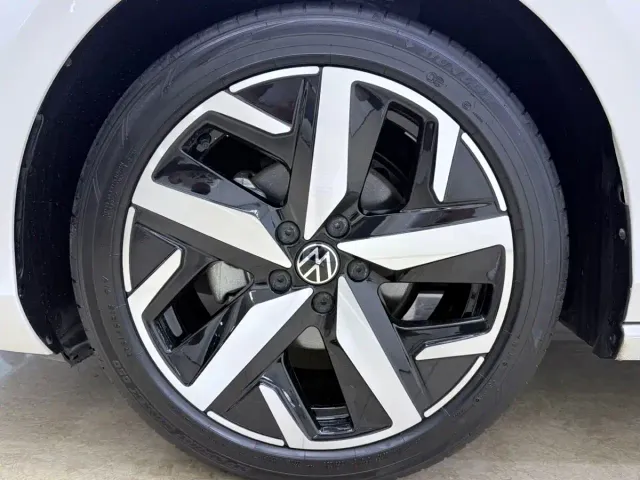 Volkswagen Lamando — Фото автомобиля 23