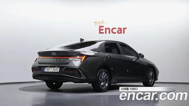 Hyundai AVANTE — Фото автомобиля 2