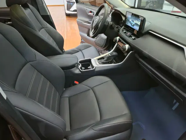 Toyota Wildlander — Фото автомобиля 20