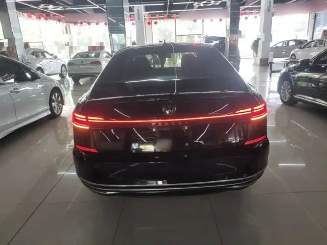 Volkswagen Passat — Фото автомобиля 5
