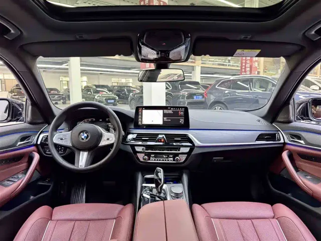 BMW 5 Series — Фото автомобиля 12