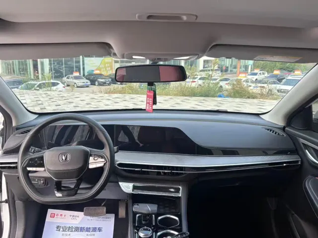 Changan Eado — Фото автомобиля 5