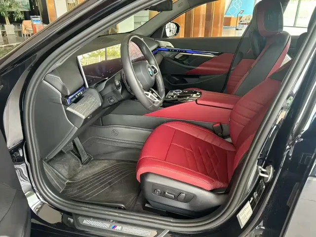 BMW 5 Series — Фото автомобиля 8