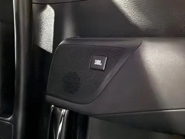 Toyota Alphard — Фото автомобиля 21