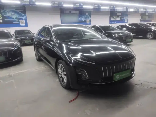 Hongqi E-QM5 — Фото автомобиля 3