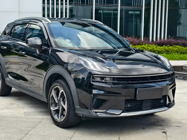 Lynk & Co 06 — Фото автомобиля 3