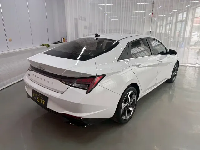 Hyundai Elantra — Фото автомобиля 6